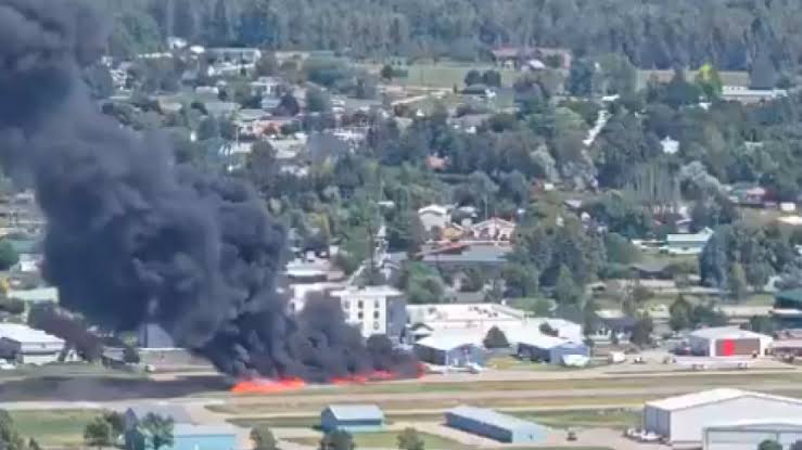 États-Unis : un avion s’écrase à l’atterrissage et percute des appareils stationnés