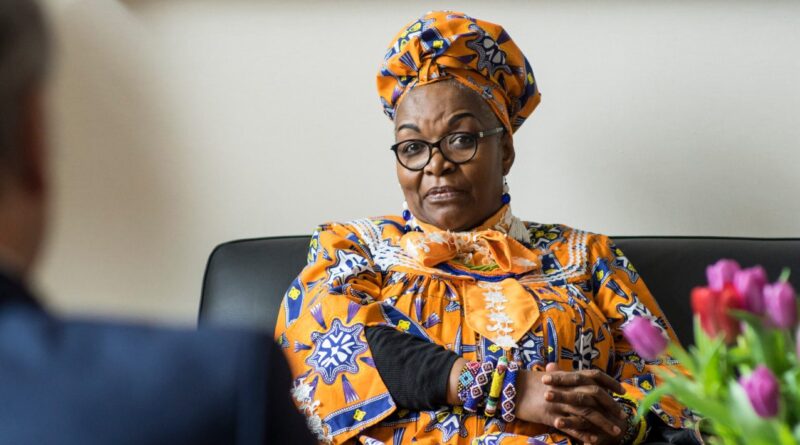 Affaire REDHAC : condamnée pour bris de scellés, Alice Nkom annonce faire appel